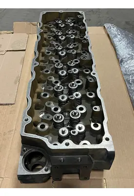 INTERNATIONAL 4300 Cylinder Head