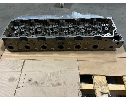 INTERNATIONAL 4300 Cylinder Head