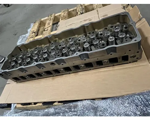 INTERNATIONAL 4300 Cylinder Head