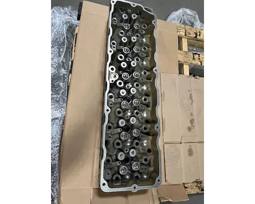 INTERNATIONAL 4300 Cylinder Head