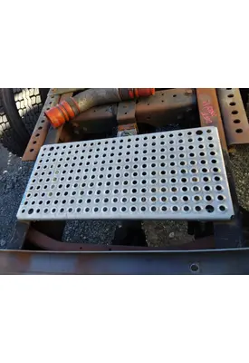 INTERNATIONAL 4300 DECK (CATWALK) STEP