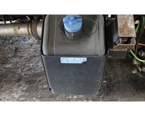 INTERNATIONAL 4300 DEF TANK