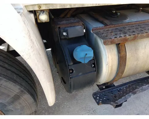 INTERNATIONAL 4300 DEF TANK