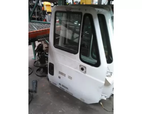 INTERNATIONAL 4300 DOOR ASSEMBLY, FRONT