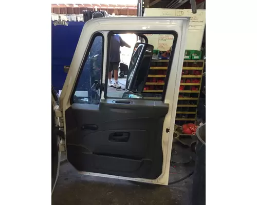 INTERNATIONAL 4300 DOOR ASSEMBLY, FRONT