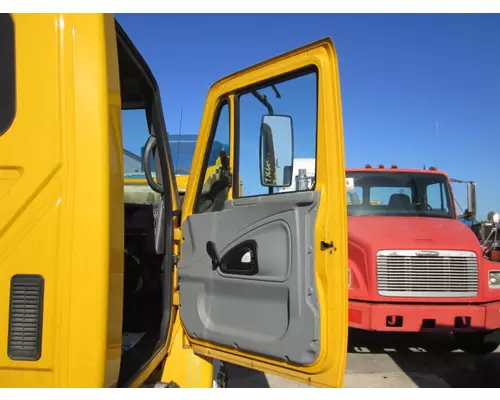 INTERNATIONAL 4300 DOOR ASSEMBLY, FRONT