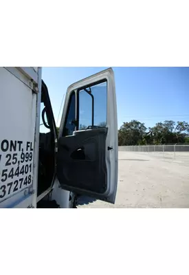 INTERNATIONAL 4300 DOOR ASSEMBLY, FRONT