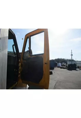 INTERNATIONAL 4300 DOOR ASSEMBLY, FRONT