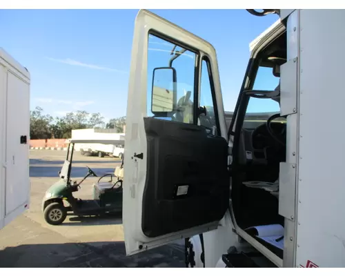 INTERNATIONAL 4300 DOOR ASSEMBLY, FRONT