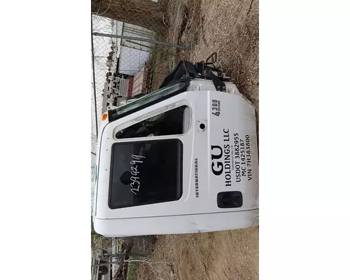 INTERNATIONAL 4300 DOOR ASSEMBLY, FRONT