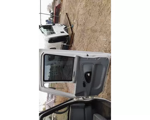 INTERNATIONAL 4300 DOOR ASSEMBLY, FRONT