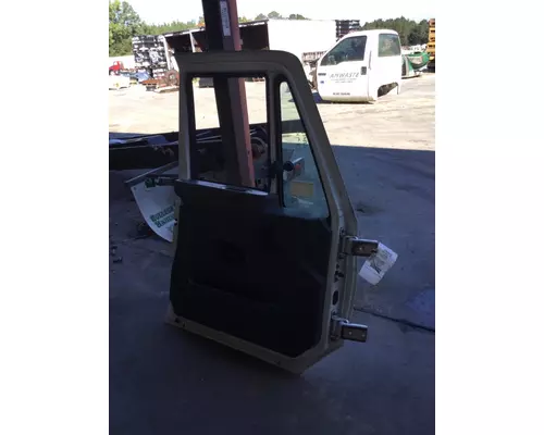 INTERNATIONAL 4300 DOOR ASSEMBLY, FRONT