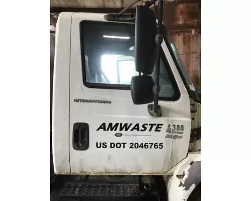 INTERNATIONAL 4300 DOOR ASSEMBLY, FRONT