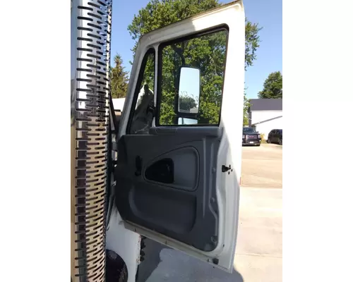 INTERNATIONAL 4300 DOOR ASSEMBLY, FRONT