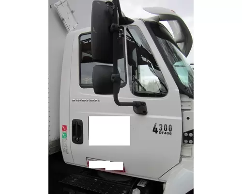 INTERNATIONAL 4300 DOOR ASSEMBLY, FRONT