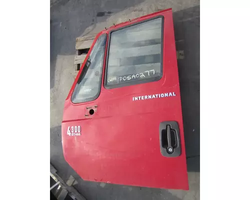 INTERNATIONAL 4300 DOOR ASSEMBLY, FRONT