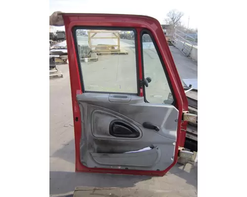 INTERNATIONAL 4300 DOOR ASSEMBLY, FRONT