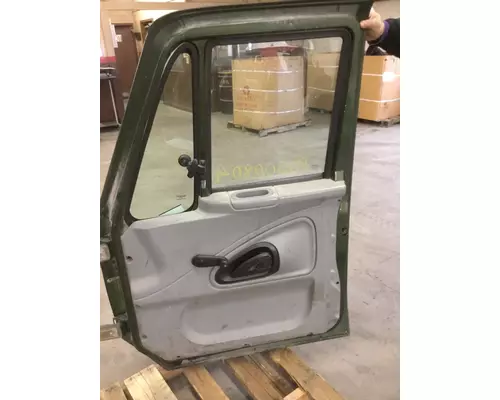 INTERNATIONAL 4300 DOOR ASSEMBLY, FRONT