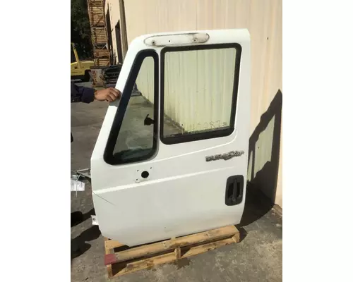 INTERNATIONAL 4300 DOOR ASSEMBLY, FRONT