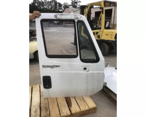 INTERNATIONAL 4300 DOOR ASSEMBLY, FRONT