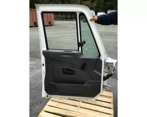 INTERNATIONAL 4300 DOOR ASSEMBLY, FRONT