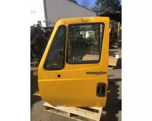 INTERNATIONAL 4300 DOOR ASSEMBLY, FRONT