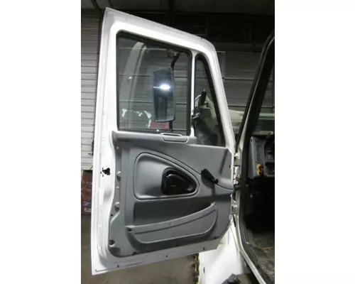 INTERNATIONAL 4300 DOOR ASSEMBLY, FRONT