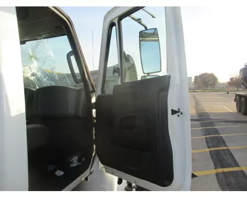 INTERNATIONAL 4300 DOOR ASSEMBLY, FRONT