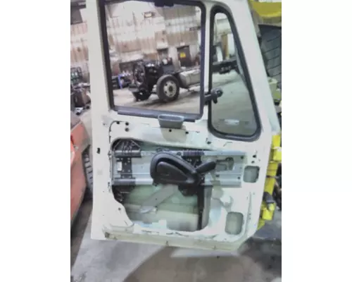 INTERNATIONAL 4300 DOOR ASSEMBLY, FRONT