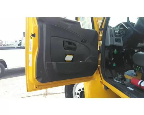 INTERNATIONAL 4300 DOOR ASSEMBLY, FRONT