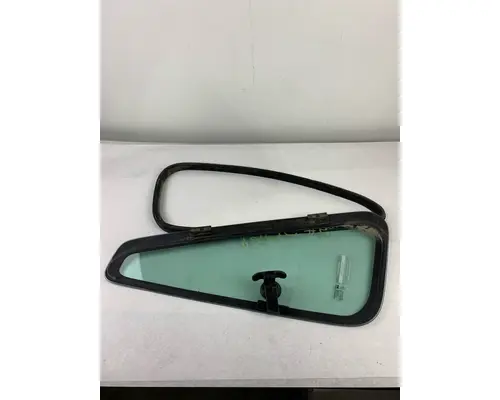 INTERNATIONAL 4300 DOOR GLASS