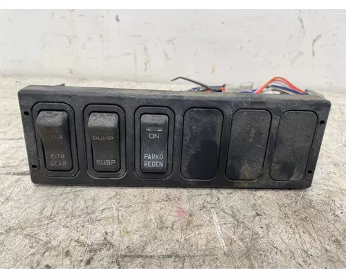 INTERNATIONAL 4300 Dash  Console Switch