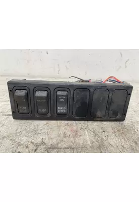 INTERNATIONAL 4300 Dash / Console Switch