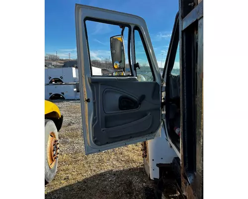 INTERNATIONAL 4300 Door Assembly, Front