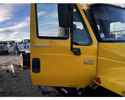 INTERNATIONAL 4300 Door Assembly, Front