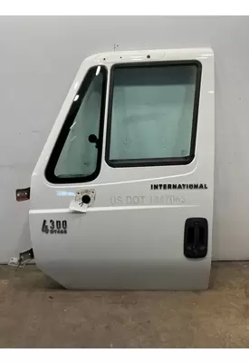 INTERNATIONAL 4300 Door Assembly, Front