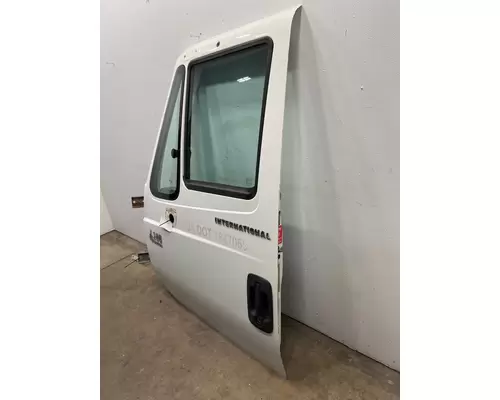 INTERNATIONAL 4300 Door Assembly, Front