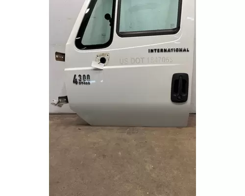 INTERNATIONAL 4300 Door Assembly, Front