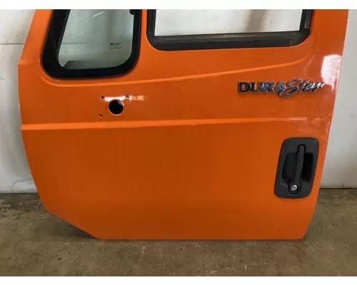 INTERNATIONAL 4300 Door Assembly, Front