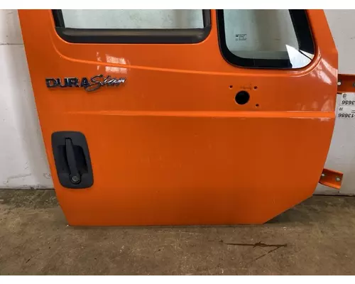 INTERNATIONAL 4300 Door Assembly, Front