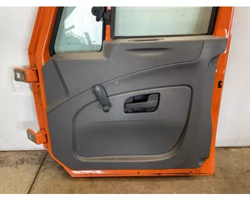 INTERNATIONAL 4300 Door Assembly, Front