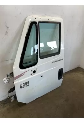 INTERNATIONAL 4300 Door Assembly, Front