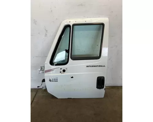 INTERNATIONAL 4300 Door Assembly, Front