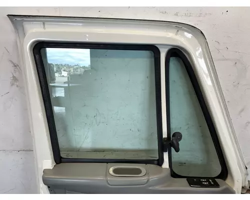 INTERNATIONAL 4300 Door Assembly, Front