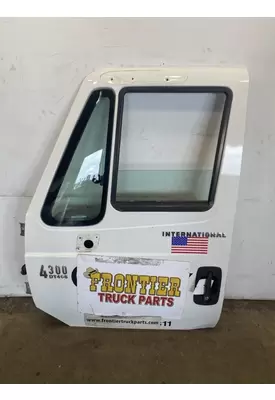 INTERNATIONAL 4300 Door Assembly, Front