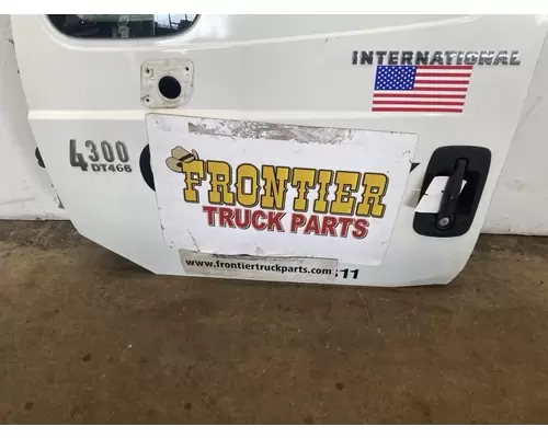 INTERNATIONAL 4300 Door Assembly, Front