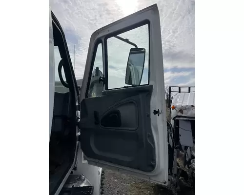 INTERNATIONAL 4300 Door Assembly, Front