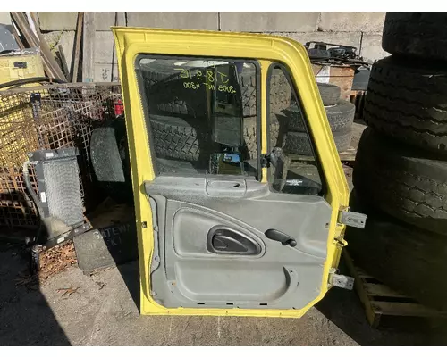 INTERNATIONAL 4300 Door Assembly, Front