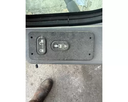 INTERNATIONAL 4300 Door Assembly, Front