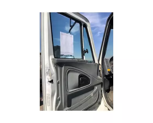 INTERNATIONAL 4300 Door Assembly, Front